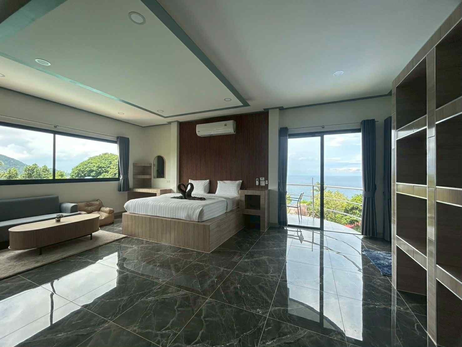 Sea Room2